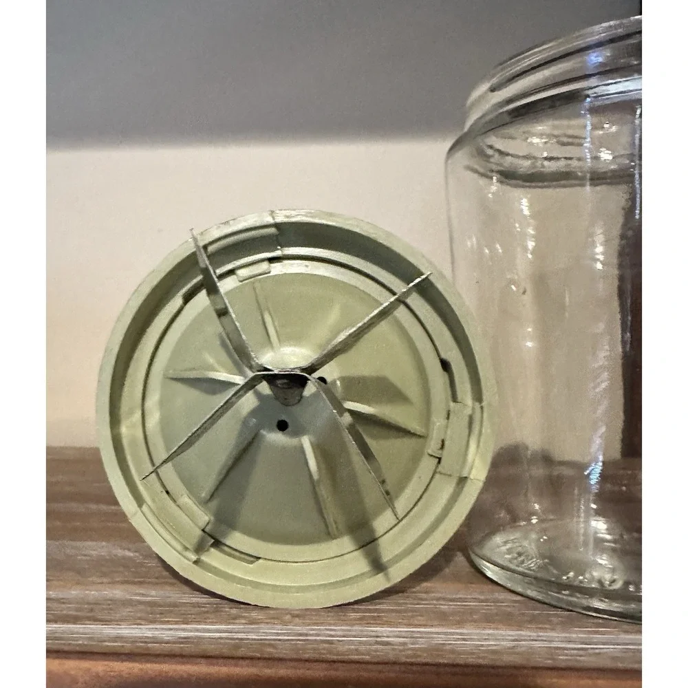 ACME Press & Chop Glass USA Avocado Green‎ Food Nut Chopper 12 oz Vintage Retro